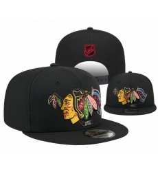 Chicago Blackhawks Snapback Cap 25G001.jpg